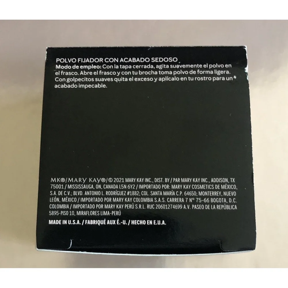 Mary Kay Silky Setting Powder -Deep Ivory - 175893 New  .28 oz